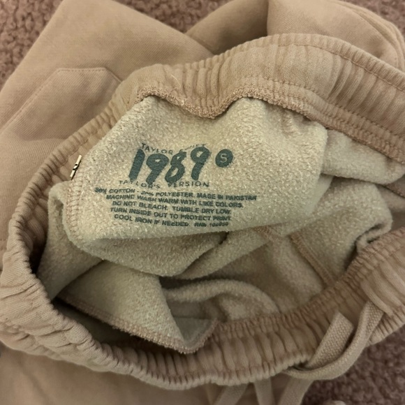 1989 TV sweatpants (sold out) - Picture 3 of 4
